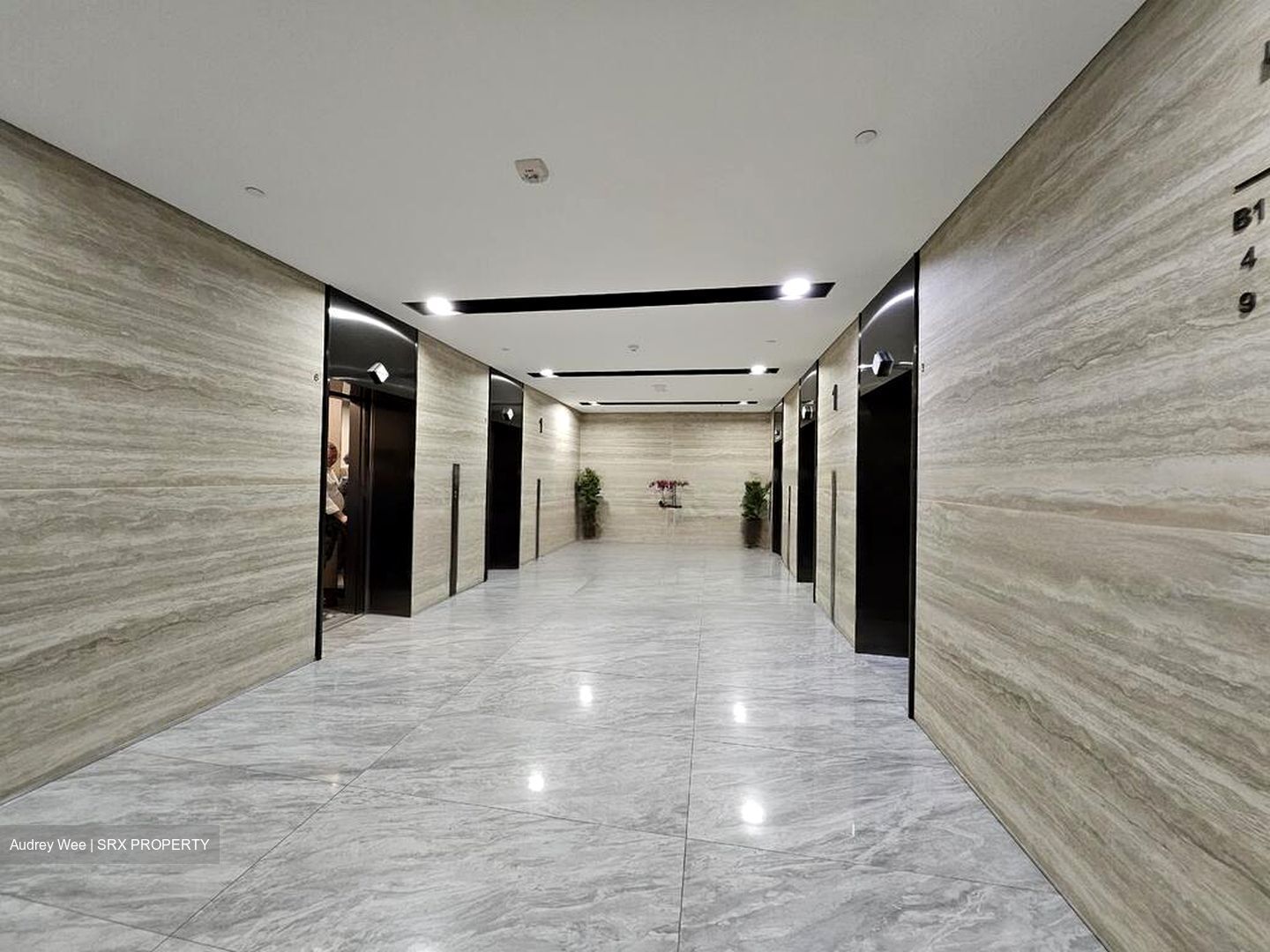 111 Somerset (D9), Office #470835811